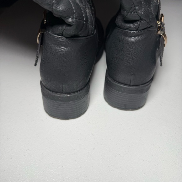 BLACK FAUX LEATHER BOOTS WOMENS 6.5 GOLD ZIPPER RIDING BIKER BUCKLE - Picture 9 of 16